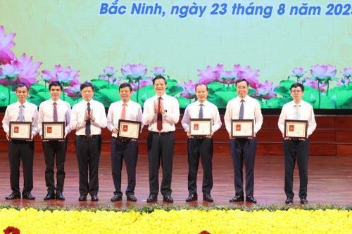 Văn phòng UBND tỉnh Bắc Ninh kỷ niệm 80 năm Ngày truyền thống 28/8