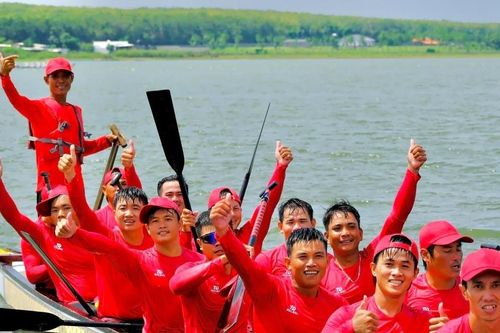 Lâm Đồng giành huy chương vàng đua thuyền truyền thống 200m thuyền nam