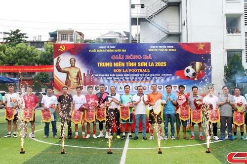 Khai mạc Giải bóng đá trung niên tỉnh Sơn La năm 2025