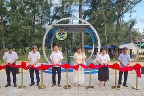 Ra mắt 3 trạm chờ và máy cấp nước uống miễn phí tại các bãi biển