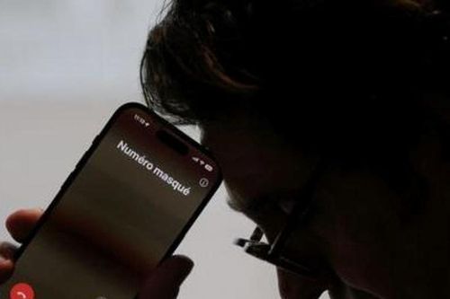 Pháp dựng tường lửa pháp lý trước nạn lừa đảo qua điện thoại