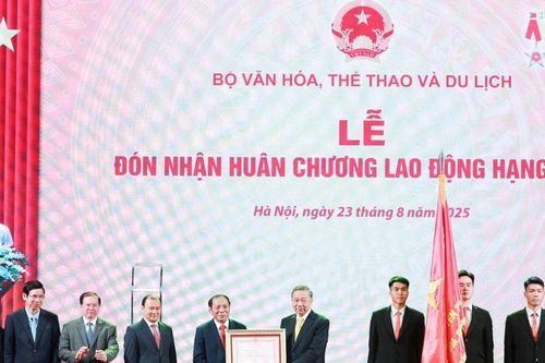 Lễ kỷ niệm 80 năm Ngày truyền thống ngành Văn hóa:Đưa Văn hóa Việt Nam phát triển xứng tầm, để đất nước ta mạnh giàu, dân tộc ta trường tồn