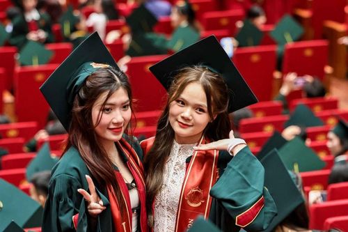 Điểm chuẩn của Trường Đại học Kinh tế - ĐHQGHN năm 2025, ngành cao nhất 25,72 điểm