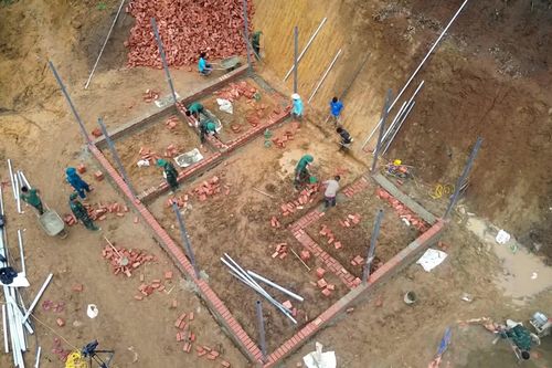 Hỗ trợ người dân vùng bị thiên tai sửa chữa nhà ở