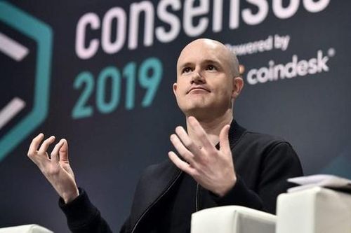 CEO Coinbase sa thải nhân viên từ chối dùng AI: Áp lực thích ứng công nghệ trong môi trường làm việc hiện đại