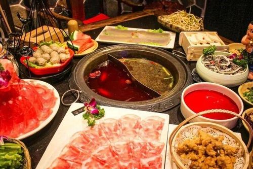 Đăng bài chê nhà hàng lẩu trên Facebook, người đàn ông bất ngờ bị kiện, đòi bồi thường hơn 1,8 tỷ đồng