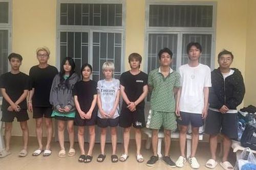 Công an TPHCM tiếp tục khởi tố nhóm đối tượng mua bán 'khí cười' tại phố tây Bùi Viện