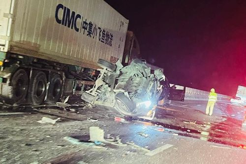 5 ô tô tông liên hoàn trên cao tốc Pháp Vân - Nghi Sơn