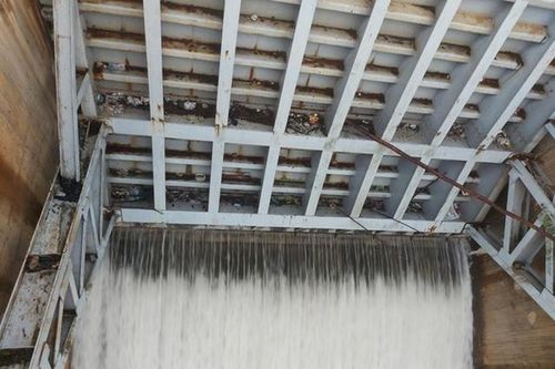 Hà Tĩnh đồng loạt xả tràn 7 hồ chứa để ứng phó với mưa lớn