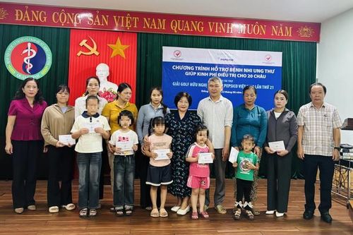 Hỗ trợ kinh phí điều trị cho 20 bệnh nhi ung thư