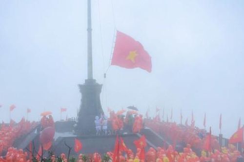 Khi trái tim quyết đi, đỉnh Fansipan sẽ mở đường