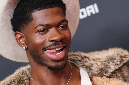 Lil Nas X vướng rắc rối với loạt hành động kỳ lạ, đang chờ phiên tòa tại Mỹ