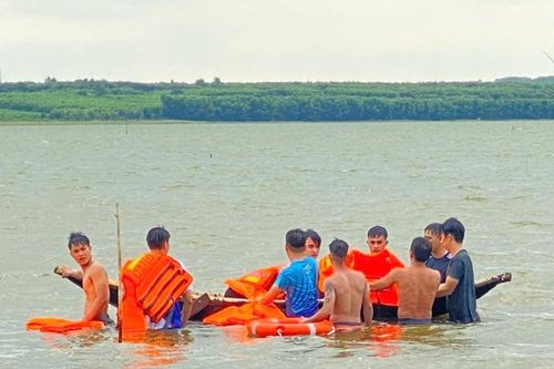 Quảng Trị: Gặp nạn khi đi đánh cá ở hồ Bàu Sen khiến 1 người tử vong