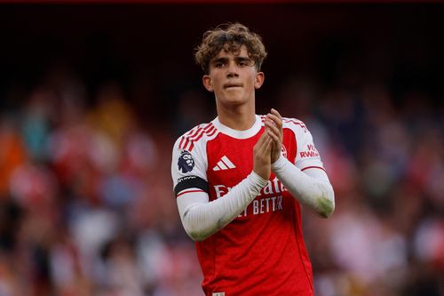 Cầu thủ 15 tuổi đi vào lịch sử Premier League