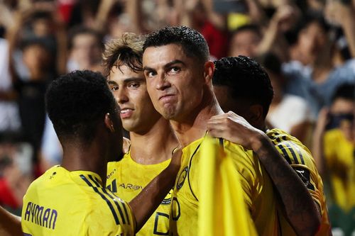 Hành động gây chú ý của Ronaldo