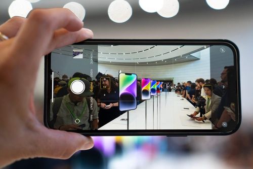 Bí ẩn tiếng chụp ảnh trên iPhone Nhật