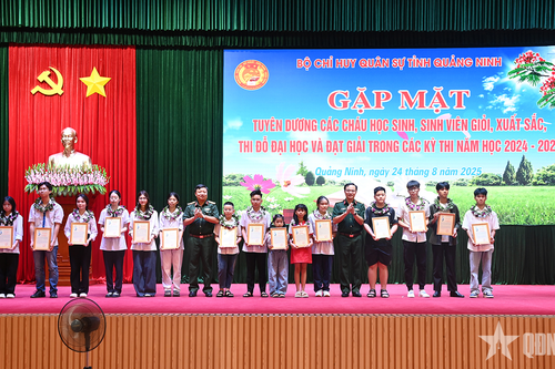 Bộ CHQS tỉnh Quảng Ninh: Tuyên dương học sinh giỏi, sinh viên giỏi, xuất sắc năm học 2024-2025