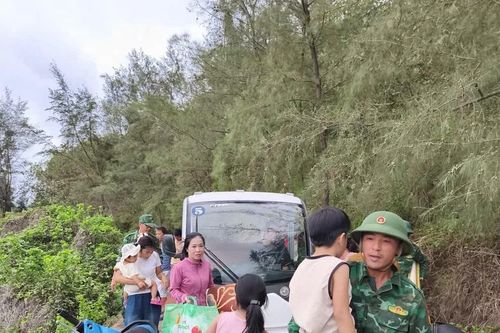Quảng Trị đưa quân và dân ở đặc khu Cồn Cỏ vào hầm trú ẩn tránh bão Kajiki