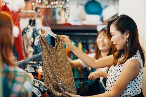 Nhật Bản: Giới trẻ sẵn sàng 'vung tay' mua các món đồ độc lạ đã qua sử dụng