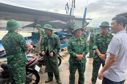 Đoàn công tác Bộ Tư lệnh BĐBP kiểm tra công tác ứng phó với bão số 5 tại Nghệ An