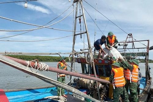 Thủ tướng lập Ban Chỉ đạo tiền phương tại Nghệ An, trực tiếp chủ trì họp ứng phó bão số 5