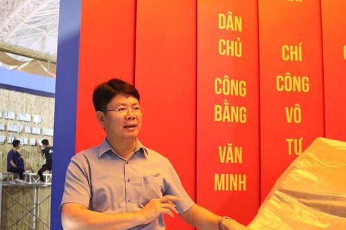 Thứ trưởng Nguyễn Thanh Tịnh kiểm tra tiến độ gian triển lãm của Bộ Tư pháp