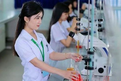 Điểm chuẩn của 15 trường Y Dược: Có ngành lấy tuyệt đối 30/30