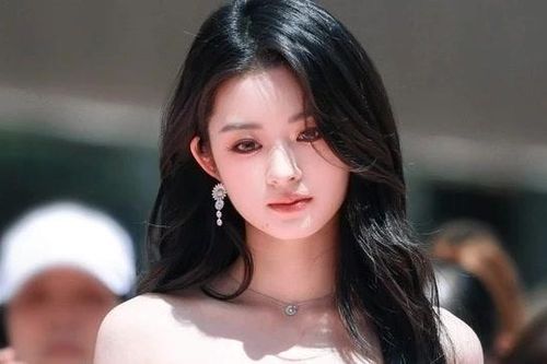 Tiểu Triệu Lệ Dĩnh vừa trở lại đã bị tẩy chay