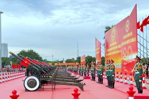 15 khẩu pháo lễ 105mm sẽ bắn bao nhiêu liều mồi vào tối nay?