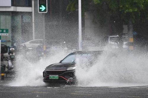 Trung Quốc ứng phó bão Kajiki: Đảo Hải Nam dừng nhiều hoạt động, đề phòng kịch bản xấu
