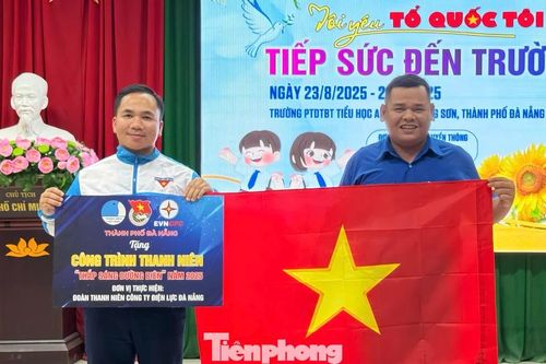 Tuổi trẻ Đà Nẵng tiếp sức học sinh vùng cao đến trường