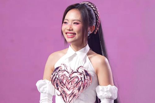 Phương Mỹ Chi bật khóc khi đạt Quán quân 'Em xinh say hi', Á quân là LyHan