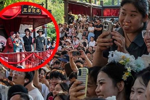 Sự thật đáng lo ngại phía sau sân khấu mai mối đình đám bậc nhất xứ tỷ dân