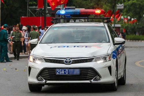 Đang phân luồng tổng hợp luyện, Thiếu tá công an nhận lời cầu cứu từ tài xế ô tô