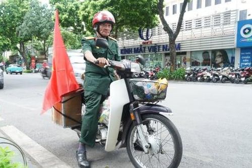 Cụ ông U80 'trốn vợ' đi xe máy từ Nghệ An ra Hà Nội: Bí quyết sống khỏe khiến ai cũng bất ngờ