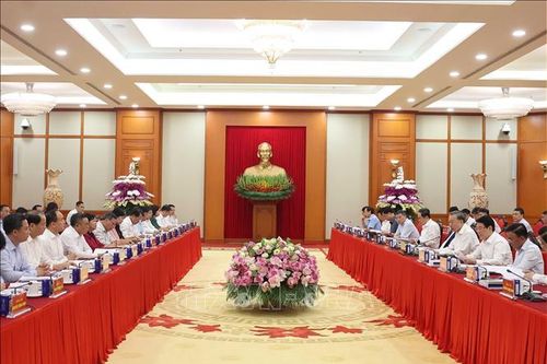 Tập trung lãnh đạo, chỉ đạo tổ chức đại hội đảng bộ các cấp bảo đảm đúng tiến độ