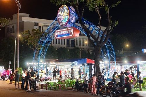 Phản hồi thông tin TTXVN: Tuần tra đến 24 giờ đêm để xử lý hàng rong 'bao vây' chợ đêm du lịch