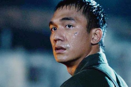 Nam diễn viên GenZ thủ vai chính trong 'Mưa đỏ' gây ấn tượng