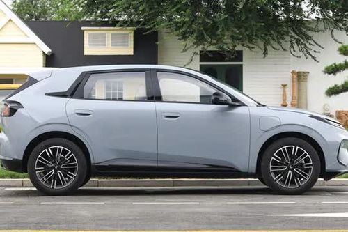 Xe hatchback đẹp long lanh, trang bị nổi trội, giá hơn 250 triệu đồng