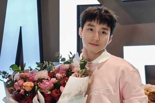 Dân mạng đồng loạt gọi Sơn Tùng bằng nghệ danh mới