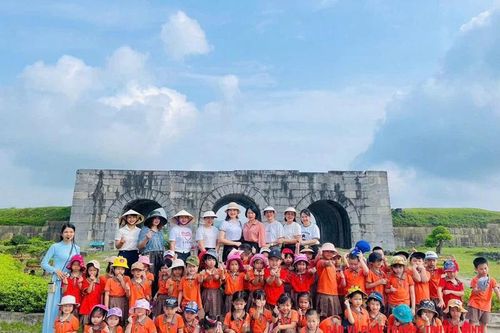 Vẻ đẹp đất và người Tây Đô
