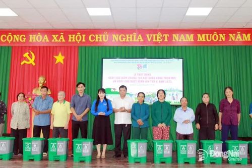 Đồng loạt ra quân Ngày cao điểm chung tay xây dựng nông thôn mới và Ngày chủ nhật xanh lần thứ V-2025