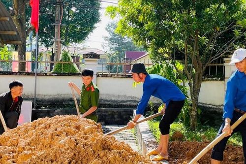 Tuổi trẻ Lâm Đồng sôi nổi ra quân Ngày Chủ nhật xanh lần thứ V