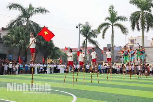 Gần 1.000 vận động viên, diễn viên tham gia Ngày hội Văn hóa - Thể thao truyền thống xã Hải Tiến