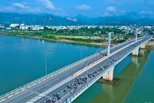 Màn so tài quyết liệt đua xe đạp đường trường