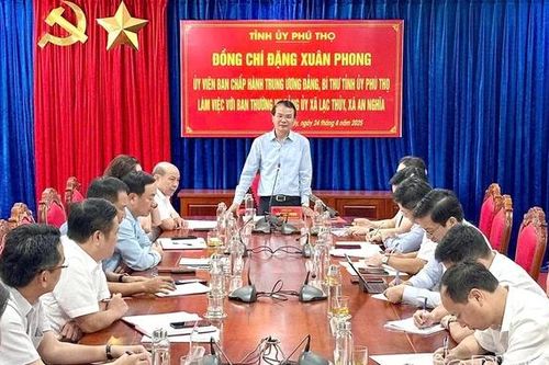 Bí thư Tỉnh ủy Đặng Xuân Phong làm việc với xã Lạc Thủy và An Nghĩa