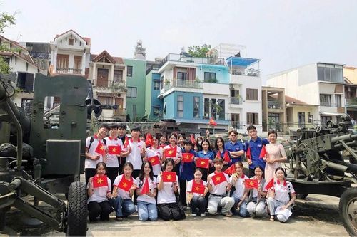 Địa điểm mới vẫn gặp khó trong trưng bày