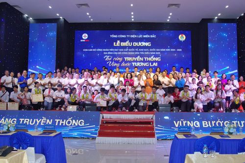 Tổng công ty Điện lực miền Bắc vinh danh học sinh giỏi và gia đình CBCNV tiêu biểu năm 2025