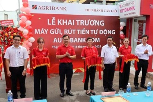 Agribank đưa dịch vụ ngân hàng hiện đại đến xã đảo Thạnh An