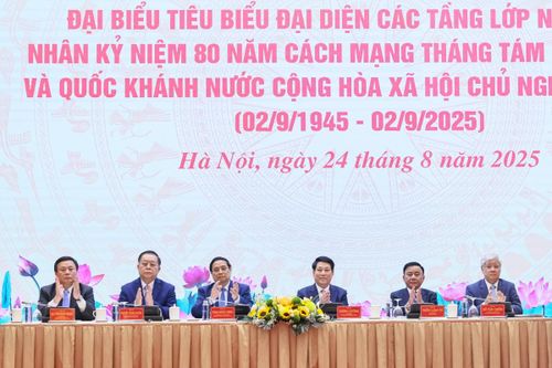 Doanh nhân Đỗ Quang Hiển được vinh danh nhờ thành tích xuất sắc đóng góp cho cộng đồng